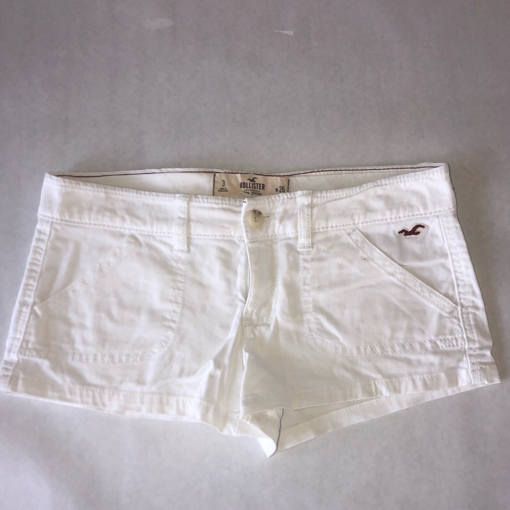 Hollister Size 3 White Shorts (stretch)